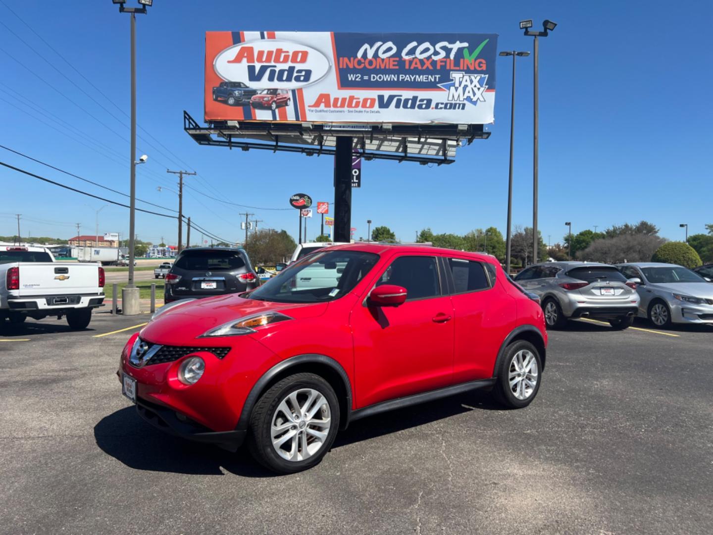 2015 RED Nissan Juke S FWD (JN8AF5MR3FT) with an 1.6L L4 DOHC 16V engine, Continuously Variable Transmission transmission, located at 420 I-35E, Lancaster, TX, 75146, (469) 297-4144, 32.593929, -96.823685 - Photo#0